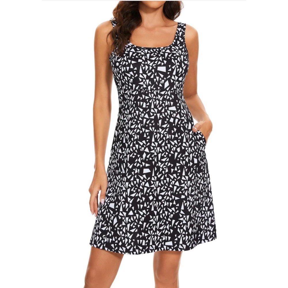 Light Bare Women's UPF 50+ Tank Dress Black and White Triangle Size XL